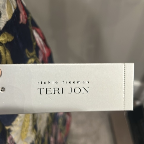 RICKIE FREEMAN FOR TERI JON
Puff-Sleeve Floral Jacquard Midi Dress 4 - Picture 6 of 9